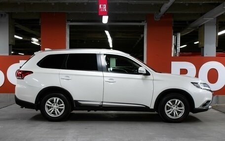 Mitsubishi Outlander III рестайлинг 3, 2017 год, 1 849 000 рублей, 4 фотография