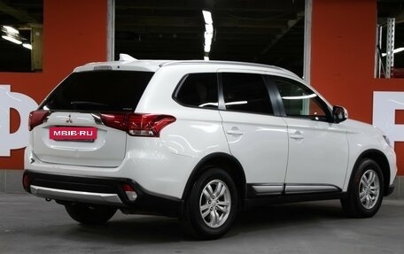 Mitsubishi Outlander III рестайлинг 3, 2017 год, 1 849 000 рублей, 5 фотография
