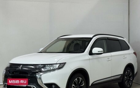 Mitsubishi Outlander III рестайлинг 3, 2021 год, 2 199 000 рублей, 2 фотография