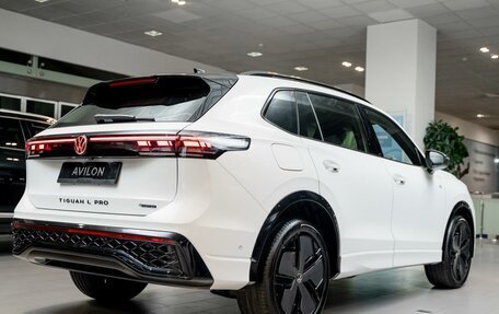 Volkswagen Tiguan, 2025 год, 5 799 000 рублей, 3 фотография