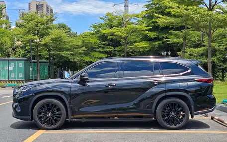 Toyota Highlander, 2022 год, 3 231 555 рублей, 5 фотография