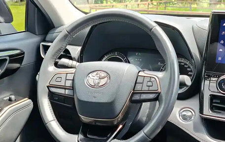 Toyota Highlander, 2022 год, 3 231 555 рублей, 10 фотография