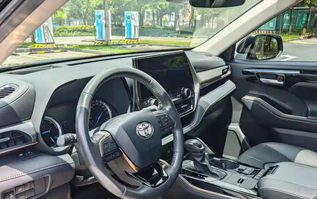 Toyota Highlander, 2022 год, 3 231 555 рублей, 12 фотография