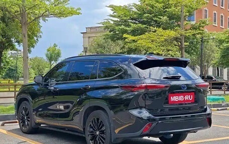 Toyota Highlander, 2022 год, 3 231 555 рублей, 8 фотография