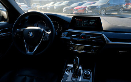 BMW 5 серия, 2019 год, 2 236 000 рублей, 15 фотография