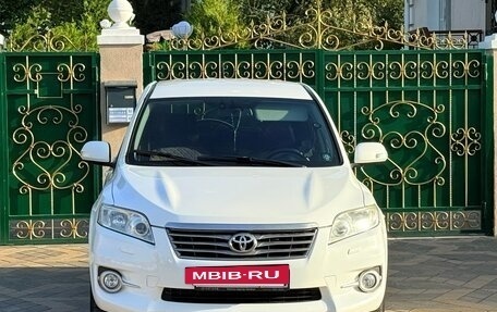Toyota RAV4, 2011 год, 1 390 000 рублей, 2 фотография