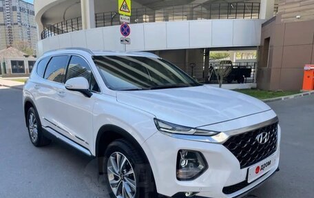 Hyundai Santa Fe III рестайлинг, 2018 год, 2 860 000 рублей, 2 фотография