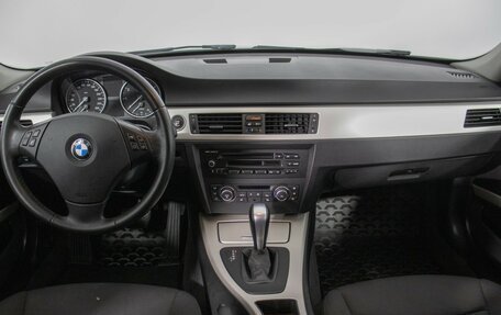 BMW 3 серия, 2011 год, 834 000 рублей, 13 фотография