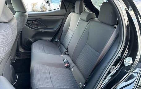 Toyota Yaris, 2021 год, 800 000 рублей, 12 фотография