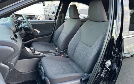 Toyota Yaris, 2021 год, 800 000 рублей, 10 фотография