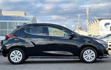 Toyota Yaris, 2021 год, 800 000 рублей, 7 фотография