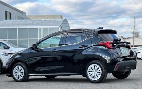 Toyota Yaris, 2021 год, 800 000 рублей, 6 фотография