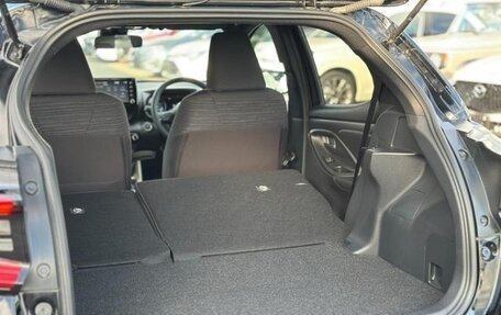 Toyota Yaris, 2021 год, 800 000 рублей, 23 фотография