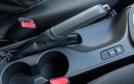 Toyota Yaris, 2021 год, 800 000 рублей, 19 фотография