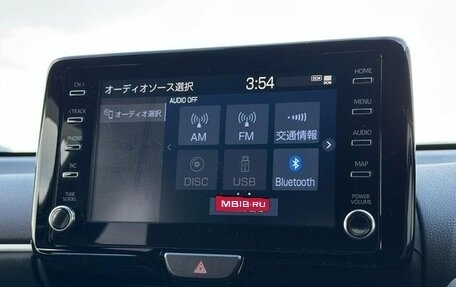 Toyota Yaris, 2021 год, 800 000 рублей, 15 фотография