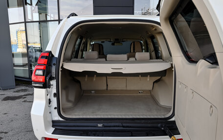 Toyota Land Cruiser Prado 150 рестайлинг 2, 2018 год, 4 160 000 рублей, 6 фотография