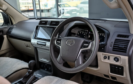 Toyota Land Cruiser Prado 150 рестайлинг 2, 2018 год, 4 160 000 рублей, 12 фотография