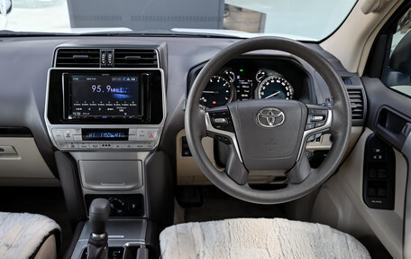 Toyota Land Cruiser Prado 150 рестайлинг 2, 2018 год, 4 160 000 рублей, 19 фотография