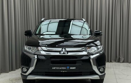 Mitsubishi Outlander III рестайлинг 3, 2018 год, 2 350 000 рублей, 2 фотография