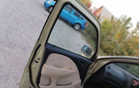 Toyota Raum I, 2002 год, 390 000 рублей, 10 фотография