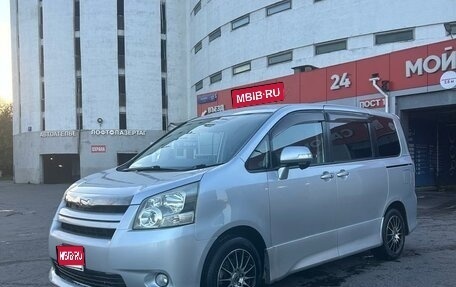 Toyota Noah III, 2010 год, 1 385 000 рублей, 1 фотография