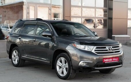 Toyota Highlander III, 2011 год, 2 200 000 рублей, 3 фотография