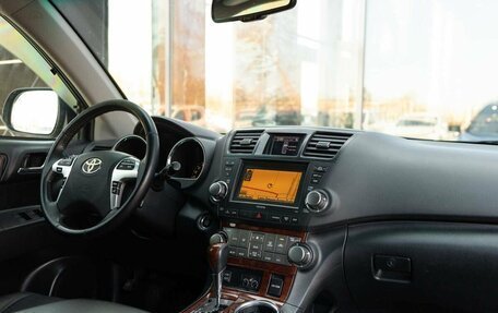 Toyota Highlander III, 2011 год, 2 200 000 рублей, 10 фотография