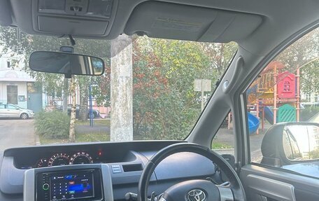 Toyota Noah III, 2010 год, 1 385 000 рублей, 6 фотография