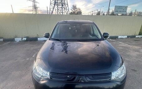 Mitsubishi Outlander III рестайлинг 3, 2012 год, 1 250 000 рублей, 3 фотография