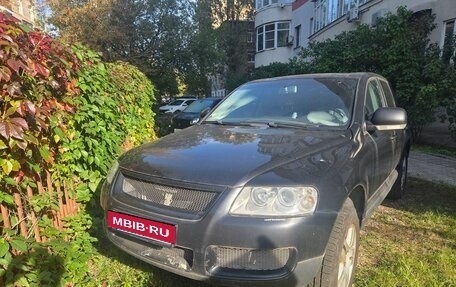 Volkswagen Touareg III, 2003 год, 600 000 рублей, 3 фотография