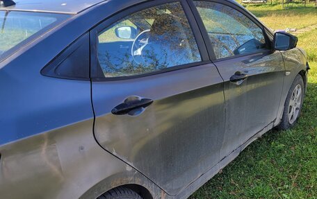 Hyundai Solaris II рестайлинг, 2012 год, 350 000 рублей, 4 фотография