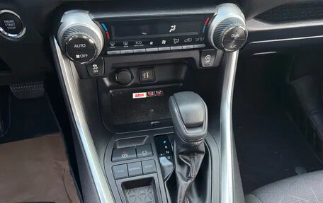 Toyota RAV4, 2022 год, 2 450 001 рублей, 14 фотография