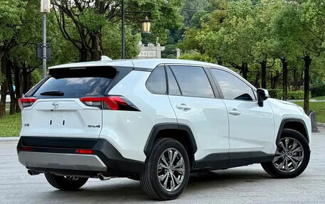 Toyota RAV4, 2022 год, 2 450 001 рублей, 7 фотография