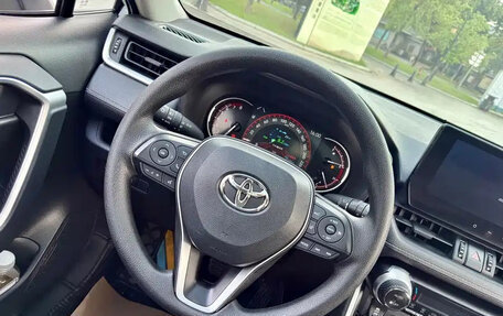 Toyota RAV4, 2022 год, 2 450 001 рублей, 12 фотография