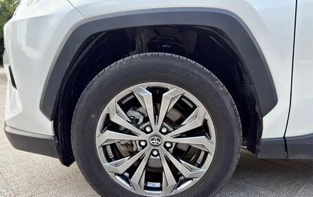 Toyota RAV4, 2022 год, 2 450 001 рублей, 25 фотография