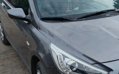 Hyundai Solaris II рестайлинг, 2013 год, 660 000 рублей, 4 фотография