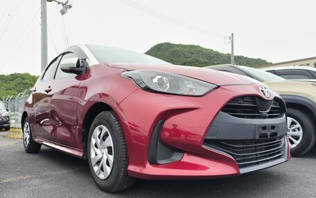 Toyota Yaris, 2022 год, 1 200 000 рублей, 2 фотография
