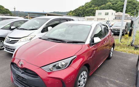 Toyota Yaris, 2022 год, 1 200 000 рублей, 3 фотография