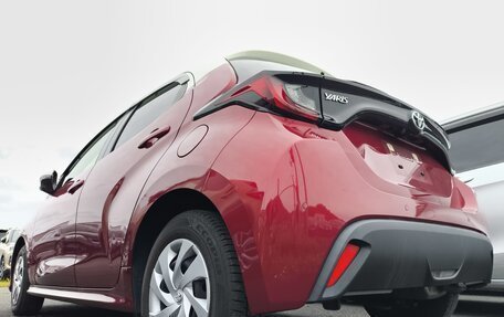 Toyota Yaris, 2022 год, 1 200 000 рублей, 17 фотография