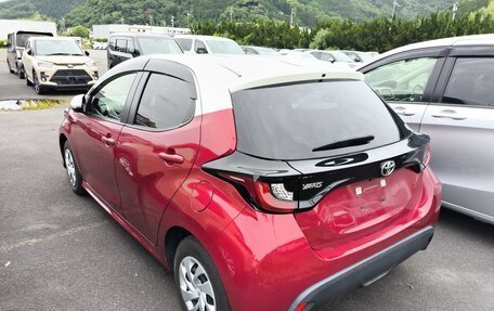 Toyota Yaris, 2022 год, 1 200 000 рублей, 16 фотография