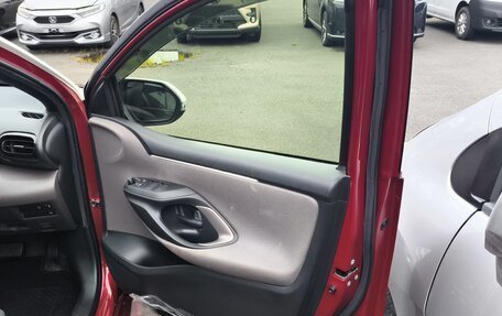 Toyota Yaris, 2022 год, 1 200 000 рублей, 27 фотография