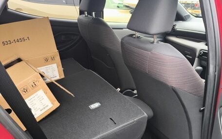 Toyota Yaris, 2022 год, 1 200 000 рублей, 32 фотография