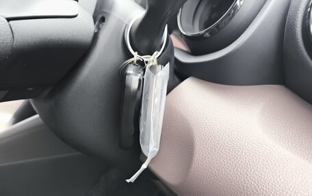 Toyota Yaris, 2022 год, 1 200 000 рублей, 30 фотография