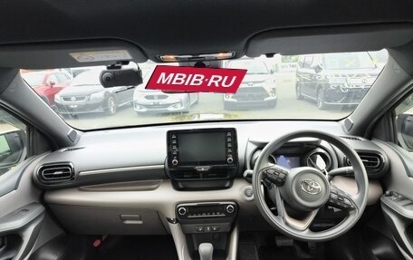 Toyota Yaris, 2022 год, 1 200 000 рублей, 34 фотография