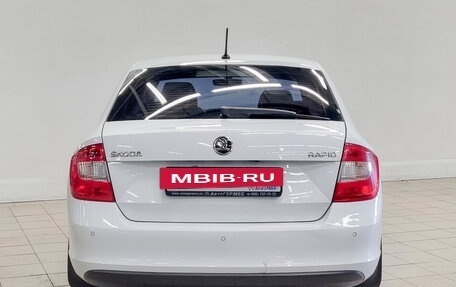 Skoda Rapid I, 2015 год, 1 096 000 рублей, 4 фотография