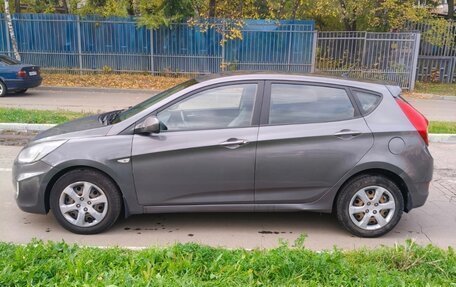 Hyundai Solaris II рестайлинг, 2014 год, 960 000 рублей, 3 фотография