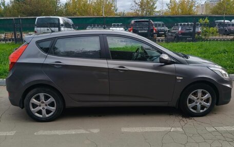 Hyundai Solaris II рестайлинг, 2014 год, 960 000 рублей, 4 фотография