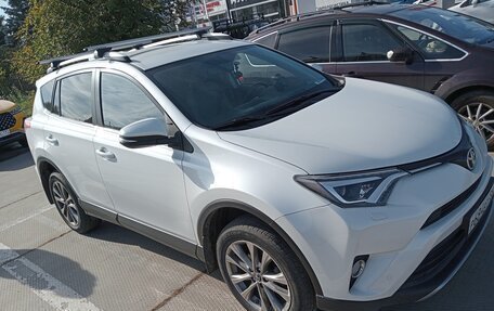 Toyota RAV4, 2019 год, 2 900 000 рублей, 6 фотография