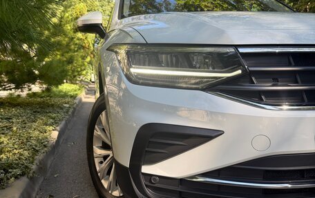 Volkswagen Tiguan II, 2021 год, 2 650 000 рублей, 5 фотография