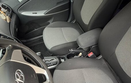 Hyundai Solaris II рестайлинг, 2014 год, 900 000 рублей, 5 фотография